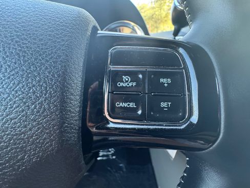 Used 2016 Dodge Grand Caravan SE FWD image 21