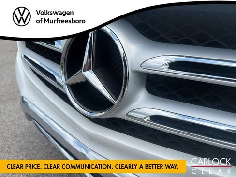 Used 2018 Mercedes-Benz GLC 300 4MATIC w/ Premium Package image 11