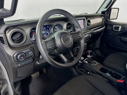 Used 2023 Jeep Wrangler Unlimited AWD/4WD image 9