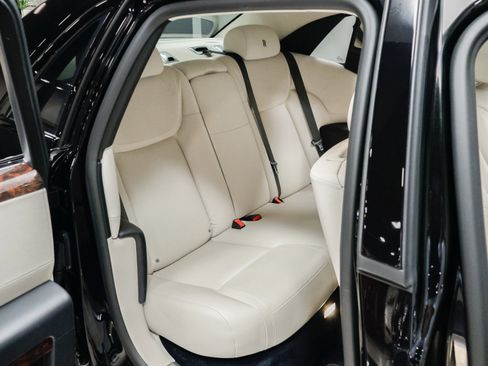 Used 2015 Rolls-Royce Ghost image 38