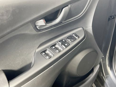 Used 2023 Hyundai Kona SE w/ Cargo Package image 17