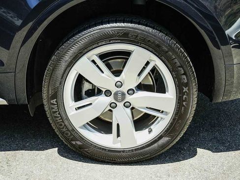 Used 2018 Audi Q5 2.0T Premium Plus w/ Premium Plus Package AWD/4WD image 10