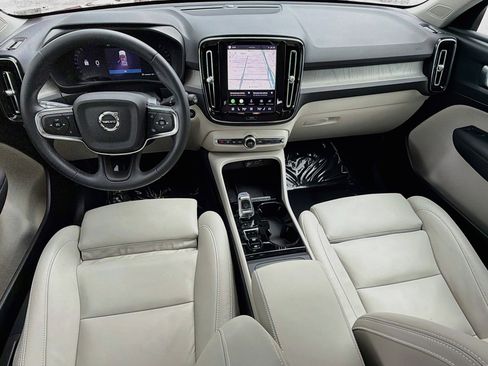 Used 2024 Volvo XC40 B5 Plus AWD/4WD image 15