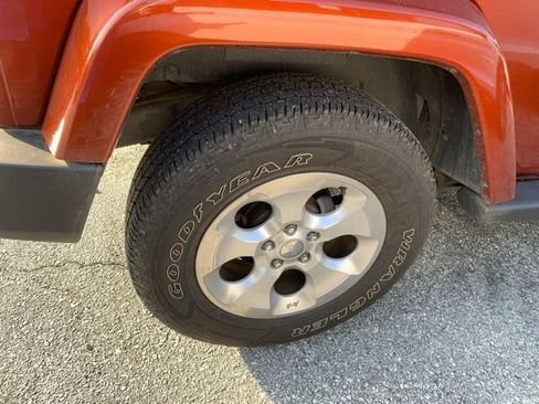 Used 2014 Jeep Wrangler Sahara w/ Connectivity Group AWD/4WD image 9