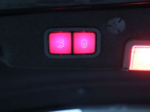 Used 2018 Mercedes-Benz C 300 Sedan image 35