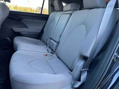 Used 2020 Toyota Highlander LE image 34