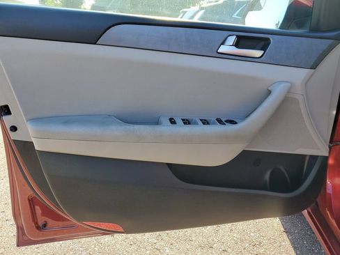 Used 2016 Hyundai Sonata SE FWD image 12