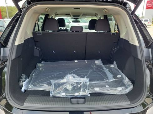 New 2026 Nissan Rogue SV FWD image 9
