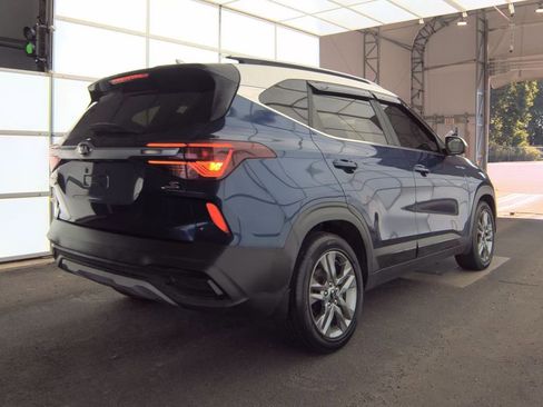 Used 2021 Kia Seltos S FWD image 2