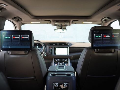 Used 2024 GMC Yukon Denali w/ Advanced Technology Package AWD/4WD image 41