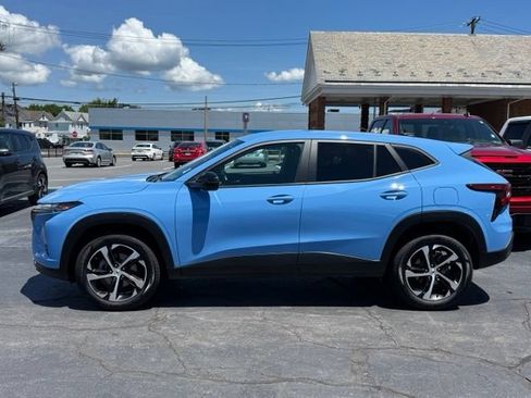 Used 2024 Chevrolet Trax RS w/ Driver Confidence Package FWD image 4