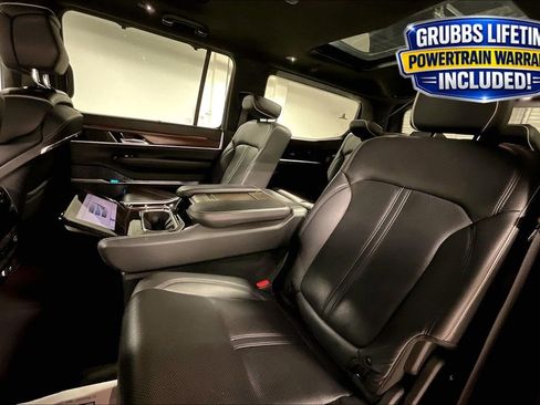 Used 2022 Jeep Grand Wagoneer Series II AWD/4WD image 32