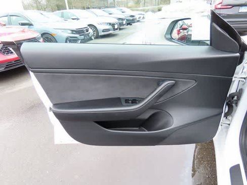 Used 2021 Tesla Model 3 Standard Range Plus image 15