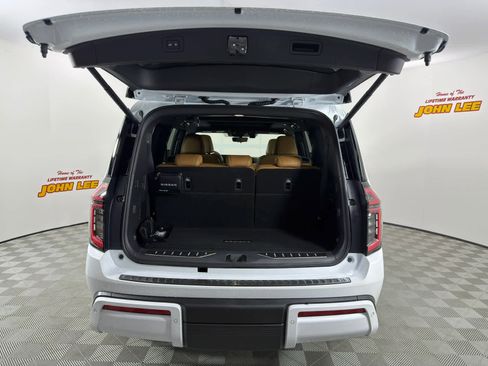 New 2026 Nissan Armada Platinum Reserve w/ Accent Package AWD/4WD image 5