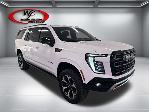 Used 2026 GMC Yukon XL AT4 w/ AT4 Premium Plus Package AWD/4WD image 3