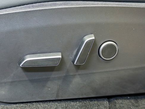 Used 2021 Tesla Model Y Long Range image 6