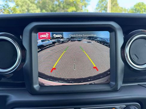 Used 2023 Jeep Wrangler Unlimited Rubicon 392 w/ Trailer Tow Package AWD/4WD image 30