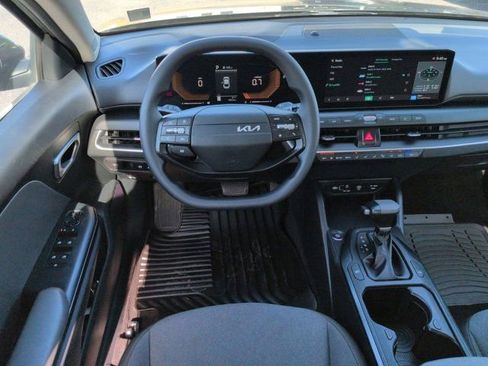 Used 2025 Kia K4 FWD image 14