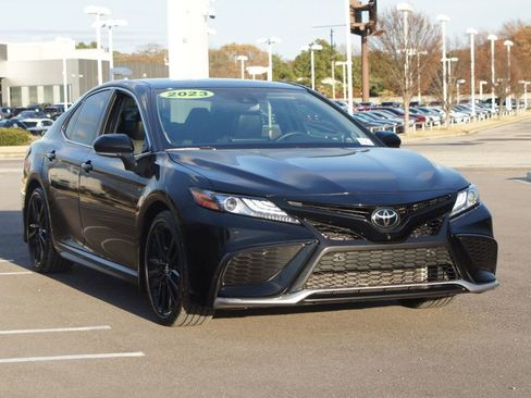 Used 2023 Toyota Camry XSE image 2