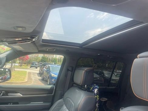 Used 2023 Jeep Grand Wagoneer L Series III w/ Rear Seat Video Group 1 AWD/4WD image 12