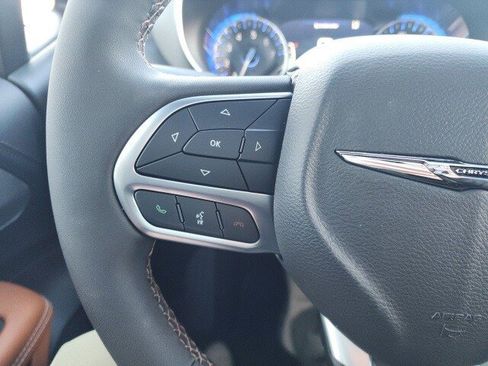 New 2026 Chrysler Pacifica Pinnacle image 14