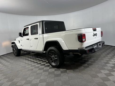 Certified 2024 Jeep Gladiator Sport image 8