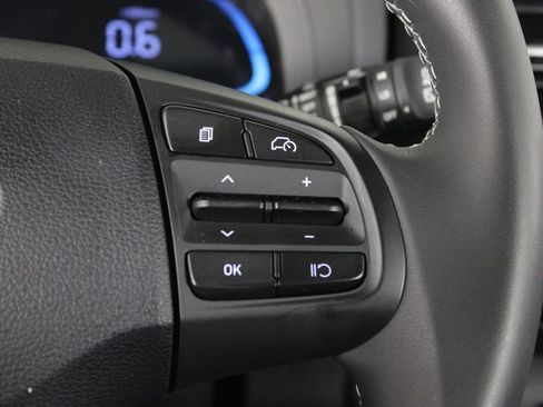 Used 2026 Hyundai Venue SEL FWD image 29