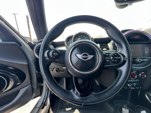 Used 2015 MINI Cooper 4-Door Hardtop FWD image 8