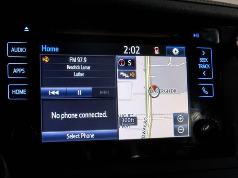 Used 2016 Toyota Sienna XLE w/ XLE Navigation Package FWD image 28