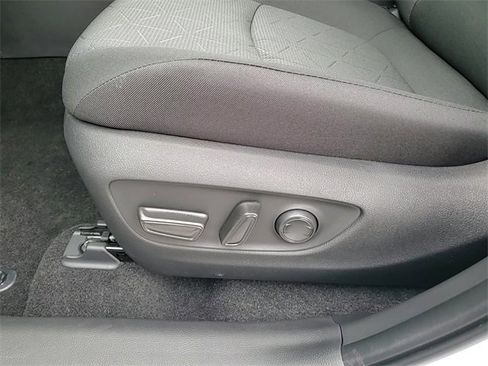 Used 2025 Toyota RAV4 XLE image 12