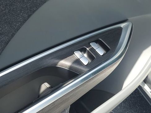 Used 2024 Lucid Air Touring AWD/4WD image 9
