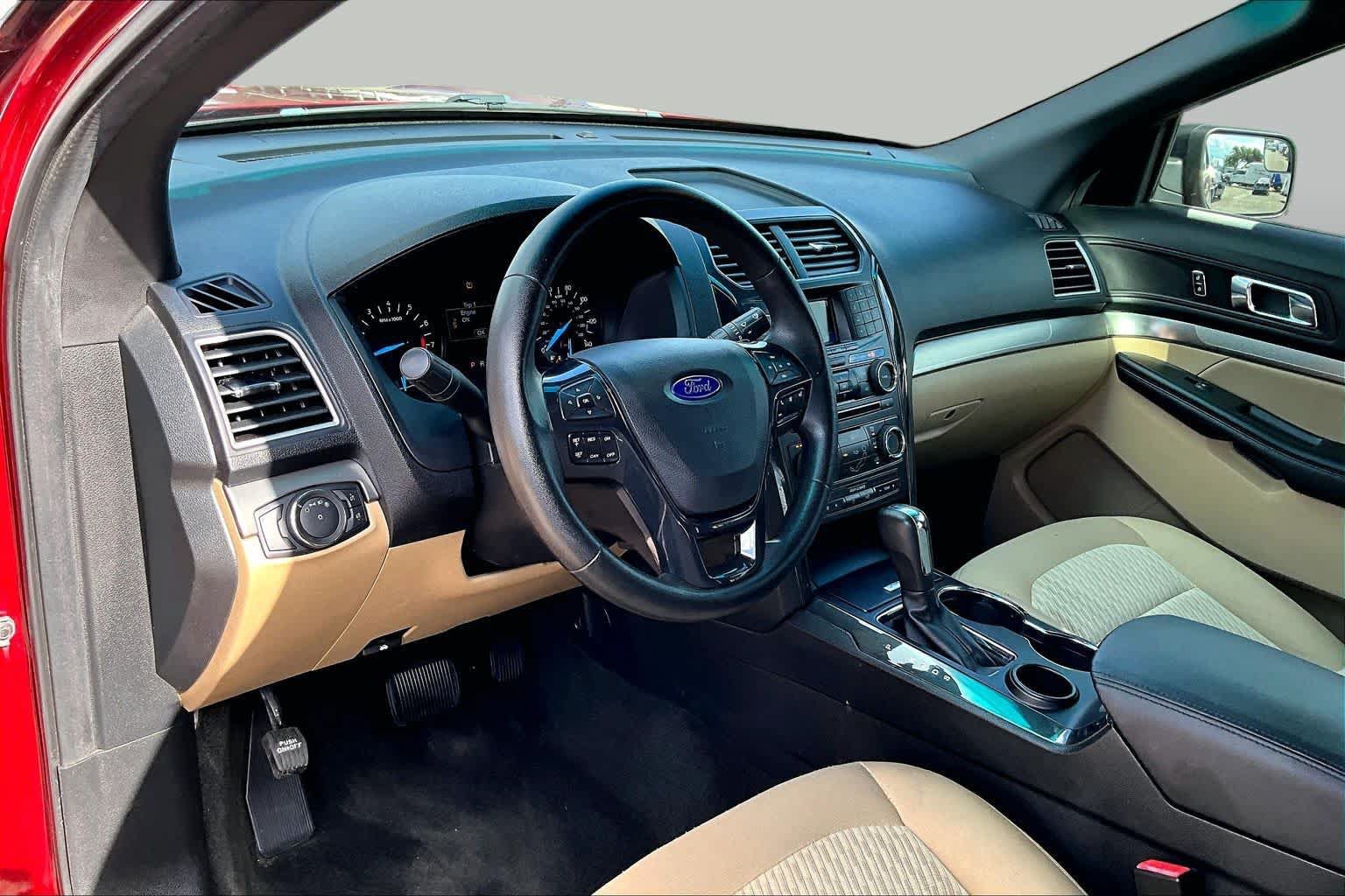 Used 2016 Ford Explorer FWD image 18