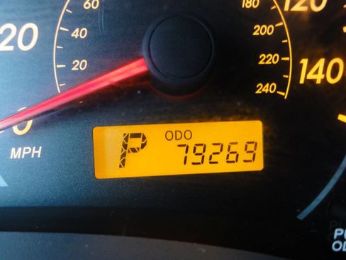 Used 2010 Toyota Corolla LE image 18