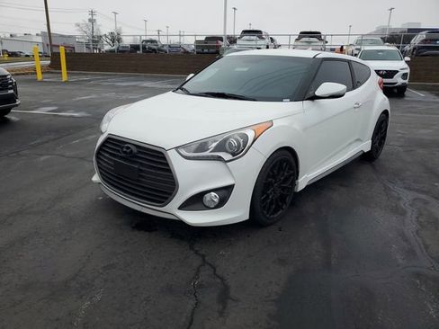 Used 2016 Hyundai Veloster Turbo image 2