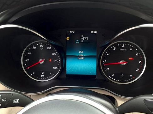 Used 2021 Mercedes-Benz GLC 300 image 24