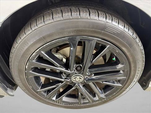 Used 2025 Toyota Camry SE FWD image 11
