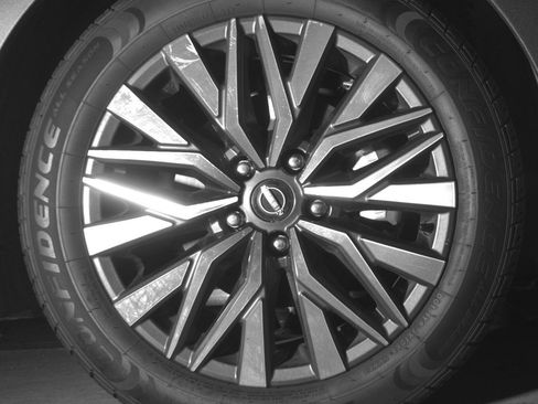 Used 2025 Nissan Altima 2.5 SV image 13