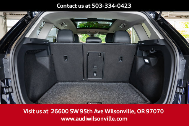 Used 2025 Volkswagen Taos SE AWD/4WD image 8