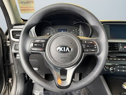 Used 2018 Kia Optima LX image 11