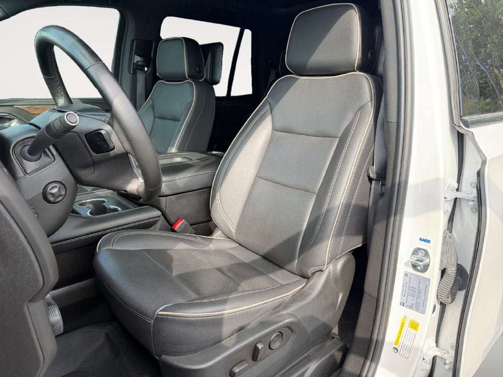 Used 2023 Chevrolet Tahoe Premier w/ Premium Package AWD/4WD image 7