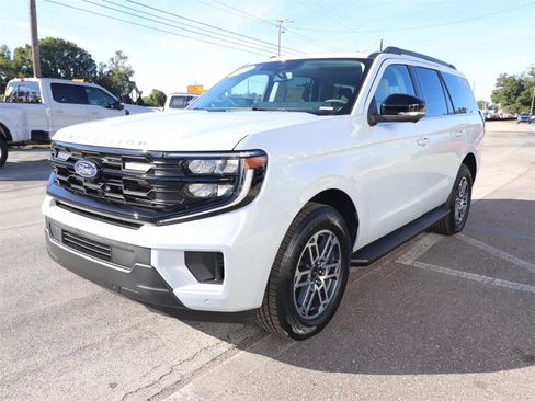 New 2025 Ford Expedition Active image 6