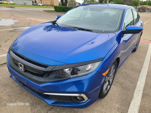 Used 2019 Honda Civic EX image 3