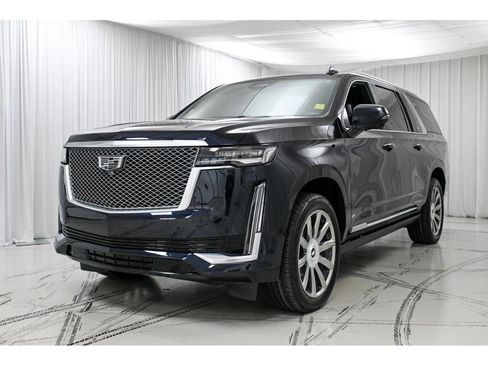 Used 2022 Cadillac Escalade ESV Premium Luxury Platinum image 4