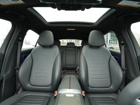 Certified 2025 Mercedes-Benz GLC 300 4MATIC image 33