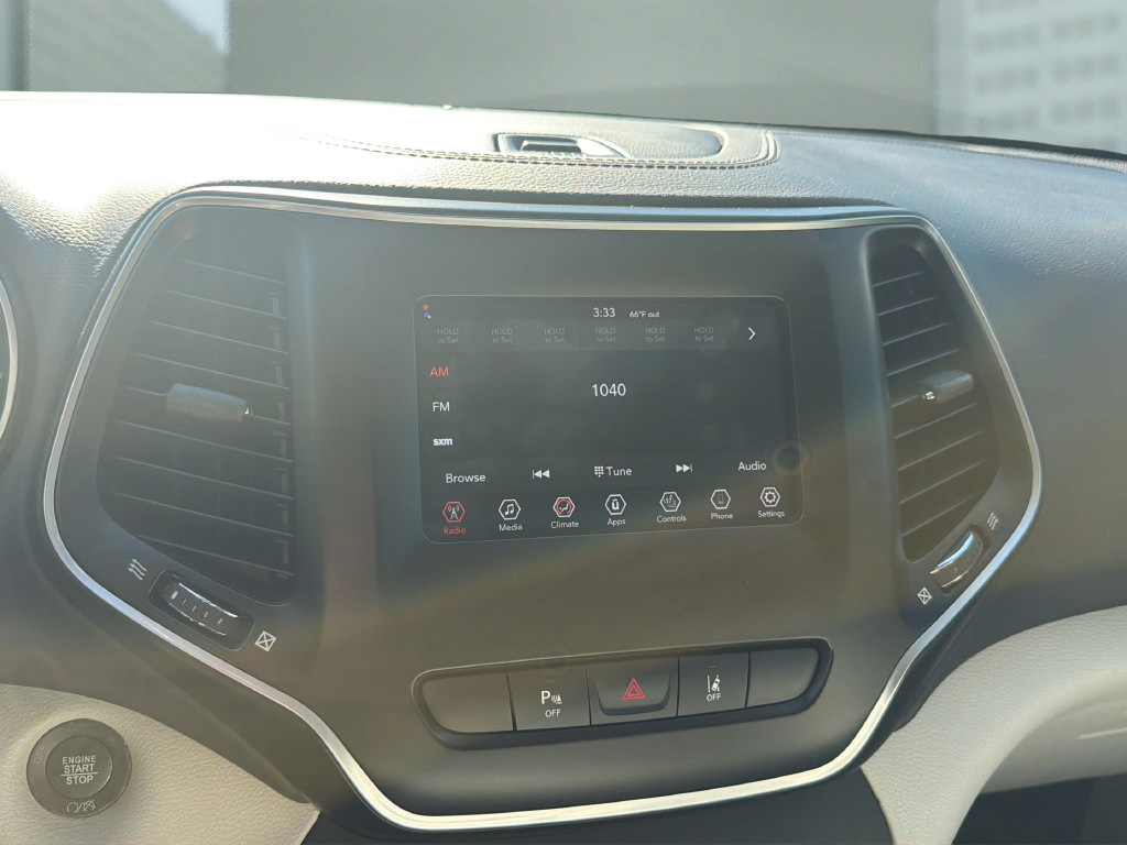 Used 2021 Jeep Cherokee Latitude Plus w/ Sun & Sound Group AWD/4WD image 22