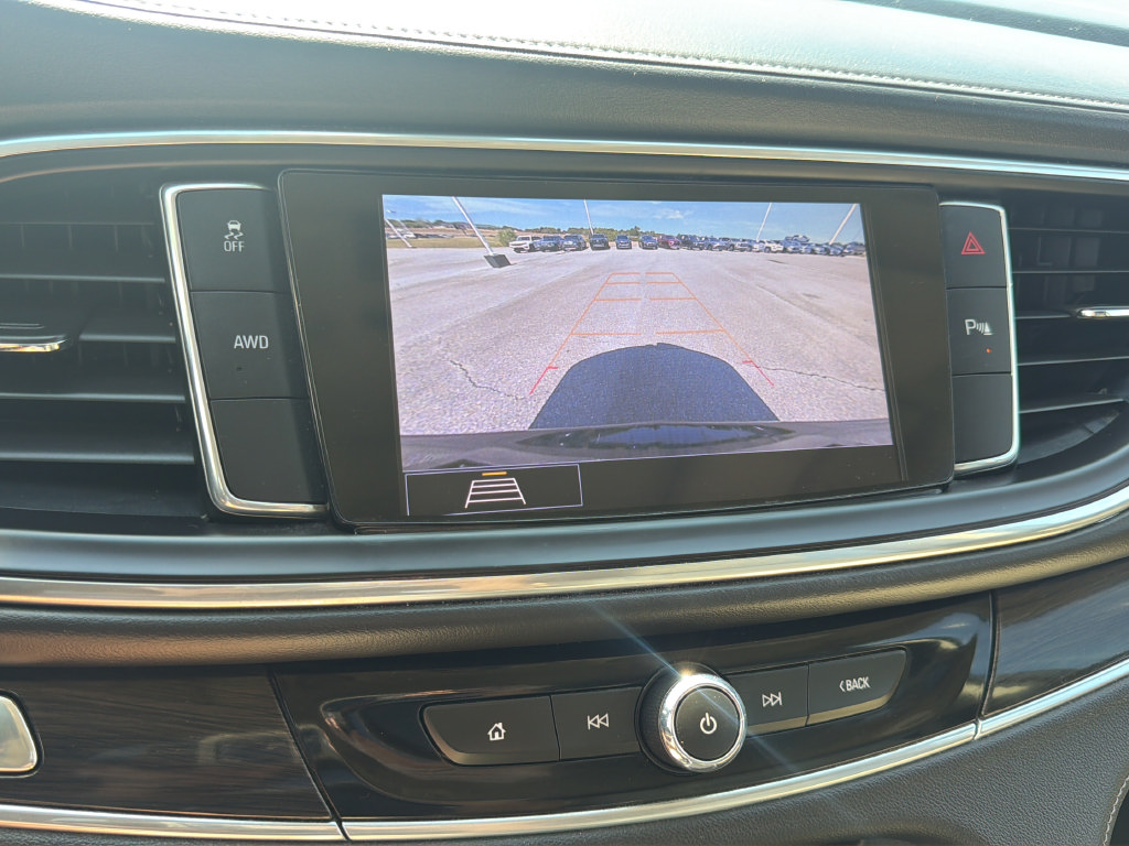 Used 2020 Buick Enclave Essence w/ Sound and Sites Package AWD/4WD image 25