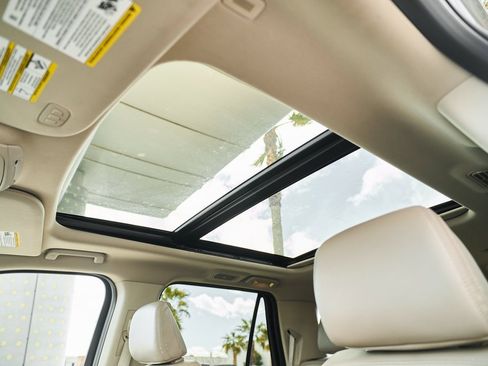 Used 2024 Ford Expedition Limited image 29