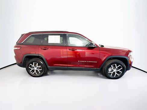 Used 2024 Jeep Grand Cherokee Limited image 34
