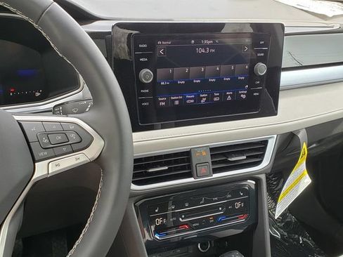 New 2026 Volkswagen Taos SE AWD/4WD image 11