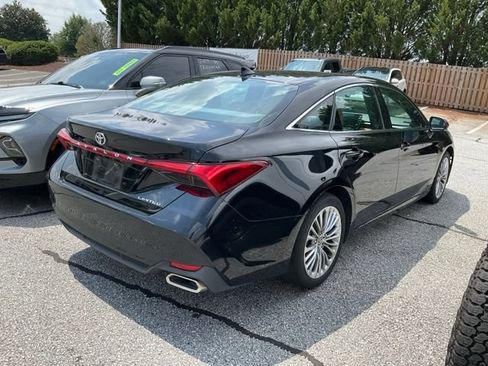 Used 2019 Toyota Avalon Limited w/ Advanced Safety Package FWD image 6